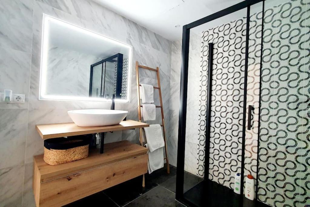 Céntrico y Espacioso Loft Parking Gratuito M Málaga Esterno foto